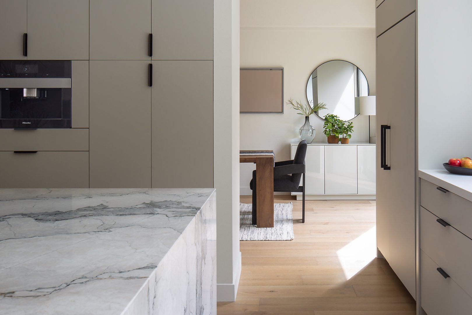 Refined coastal interior by Rockwell Interiors